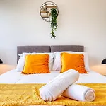Stylish 2 Bed Flat In Basingstoke By 20Property Stays Short Lets & Serviced Accommodation