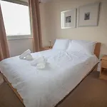 Cosy 2 Bed Flat Near Train Station Basingstoke With Free Parking!