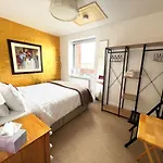 Gold Penthouse Room 5Min To Basingstoke Hospital