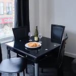Central Flat In Basingstoke
