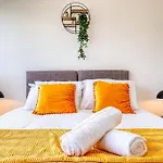 Wella House Monthly Stays With Parking