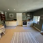 Charming One Bedroom Cottage