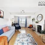 3 Bed, 2 Bath, Sleeps 6, With Free Parking & Wifi, Ideal For Contractors And Families