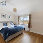 3 Bed, 2 Bath, Sleeps 6, With Free Parking & Wifi, Ideal For Contractors And Families