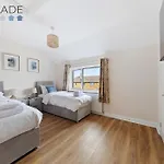 3 Bed, 2 Bath, Sleeps 6, With Free Parking & Wifi, Ideal For Contractors And Families