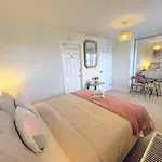 Lux Balcony Penthouse Room Basingstoke Hospital 2Min Drive And Walkable