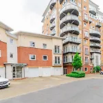 Wow 4 Beds 2 Bath With Lift Refurbished Apartment