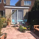 Basingstoke En Suite Room In Garden Annex