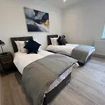 2 Bedroom Apartment - In The Heart Of Basingstoke