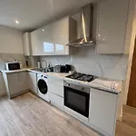 2 Bedroom Apartment - In The Heart Of Basingstoke