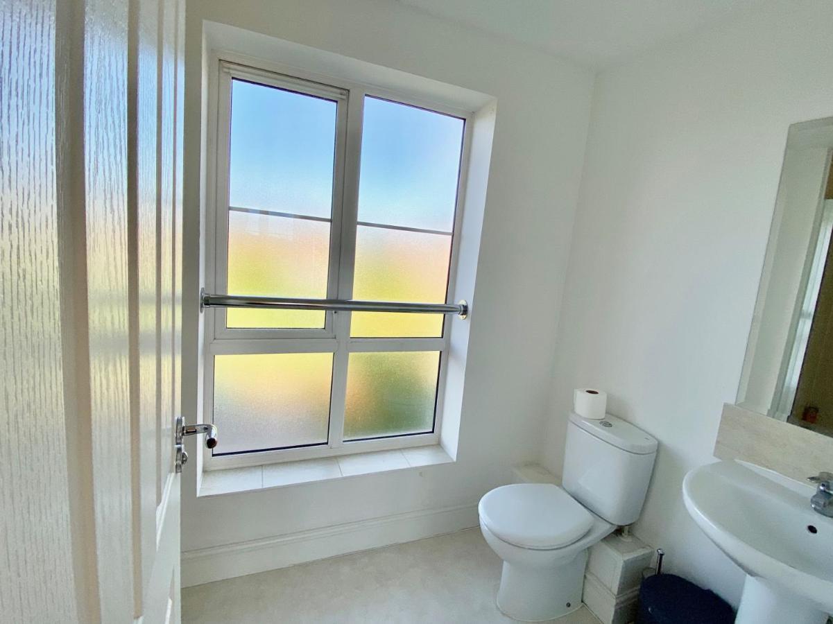 Townhouse Near Hospital Basingstoke
