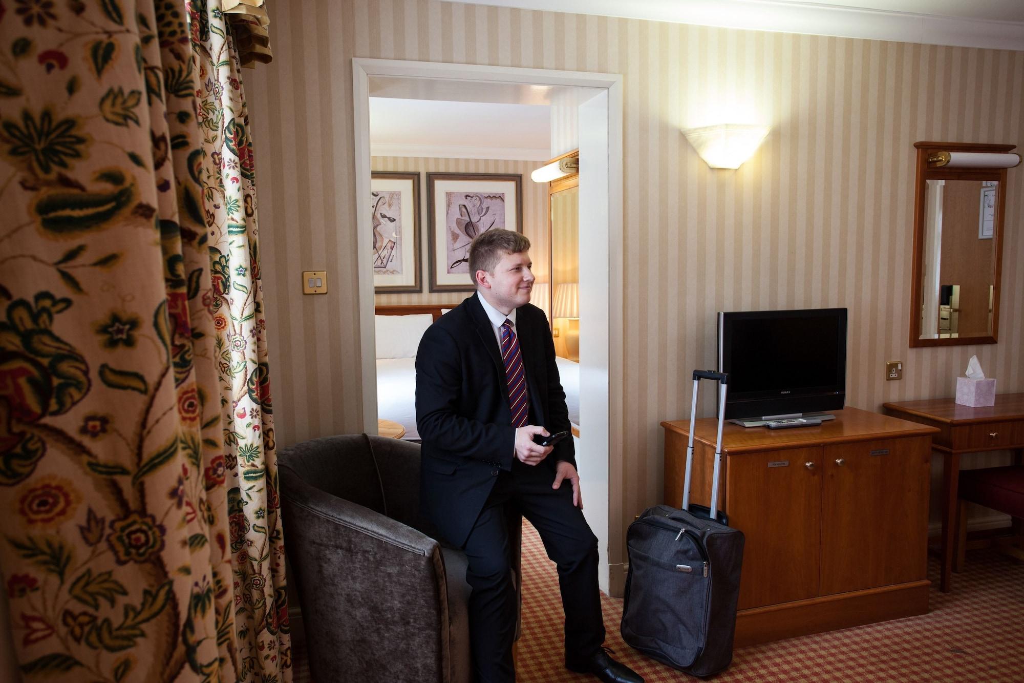 Apollo Hotel 4*
