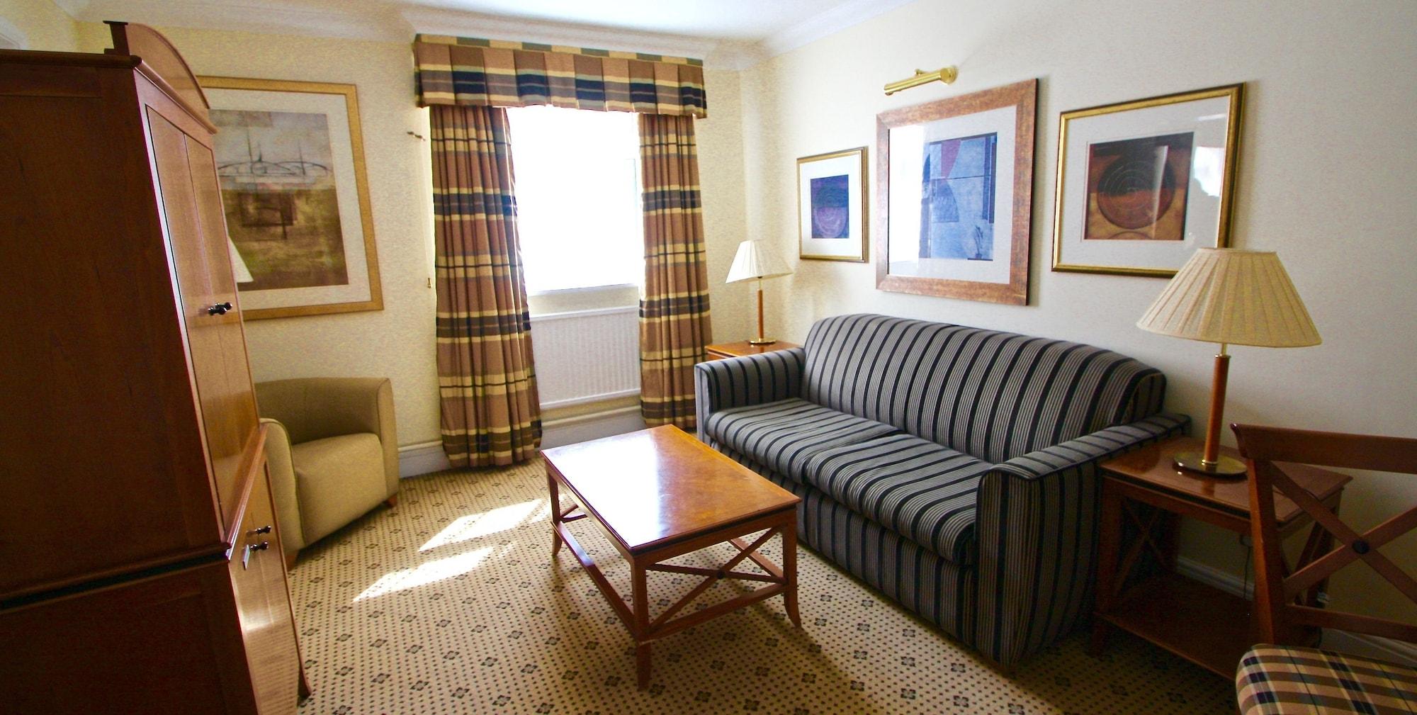 Hotel Apollo 4*