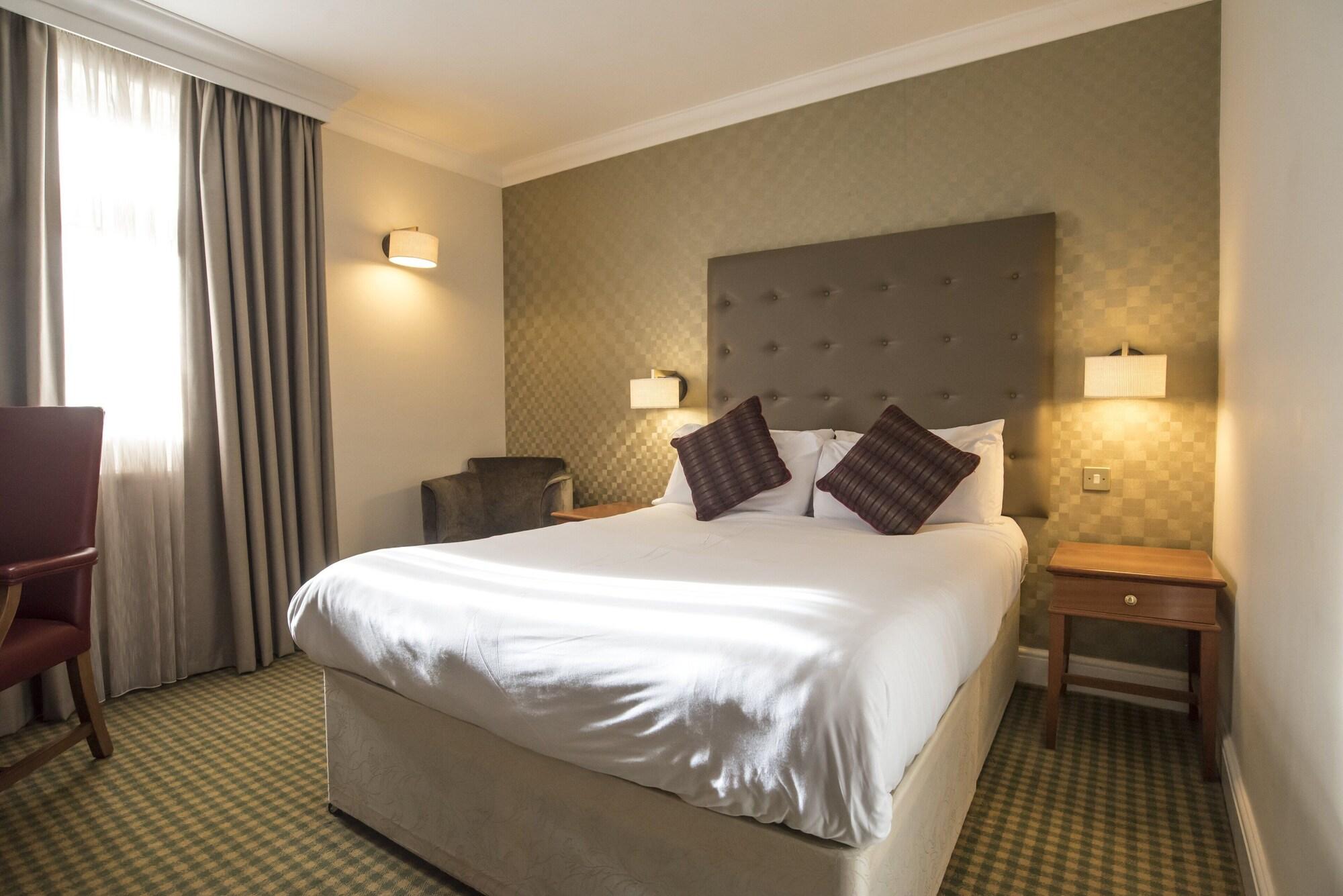 Apollo Hotel 4*