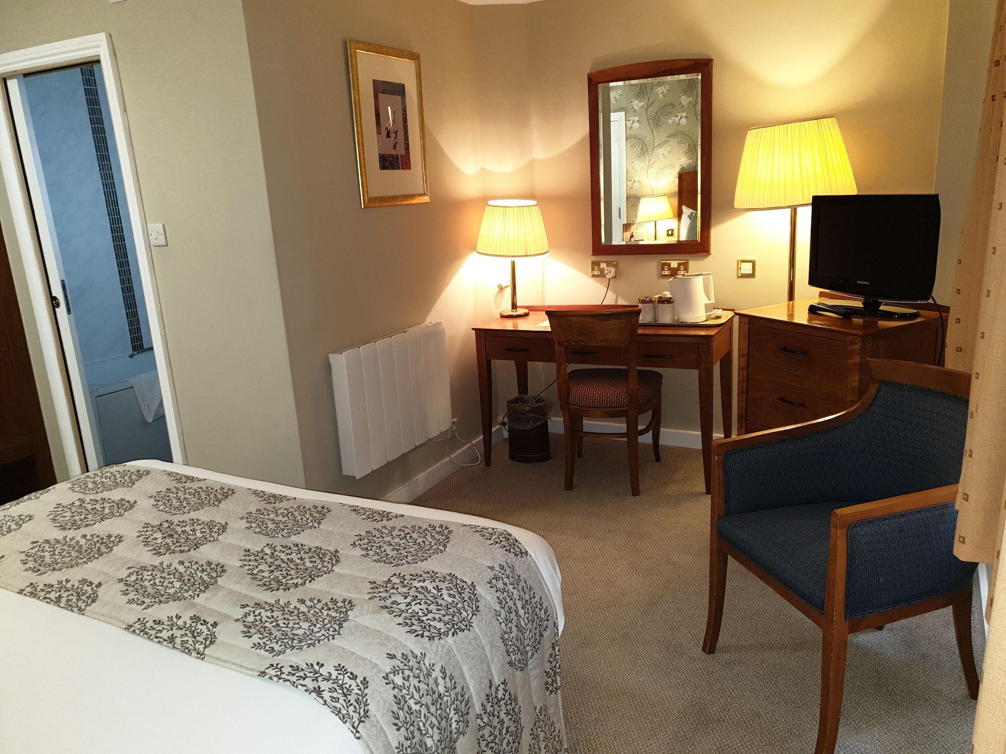 Red Lion Hotel 3*