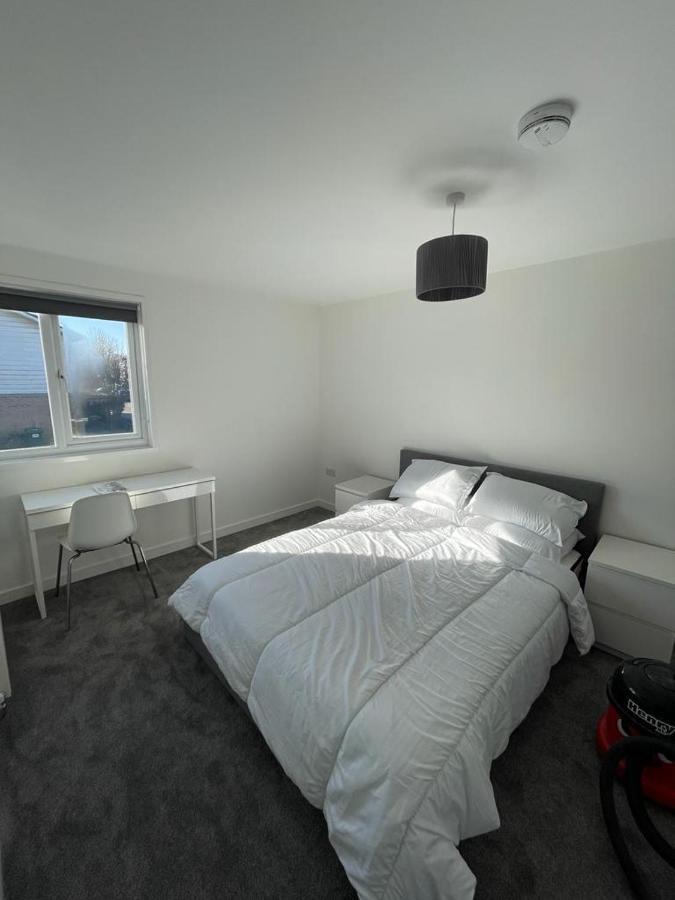 Double With Private Bathroom In * Basingstoke