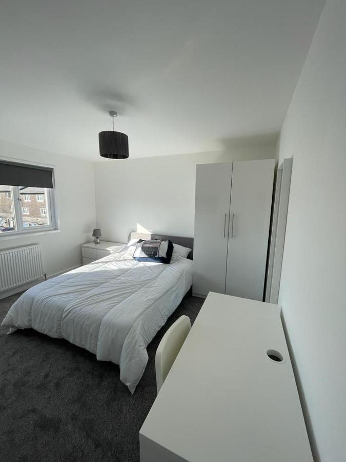 Double With Private Bathroom In Homestay