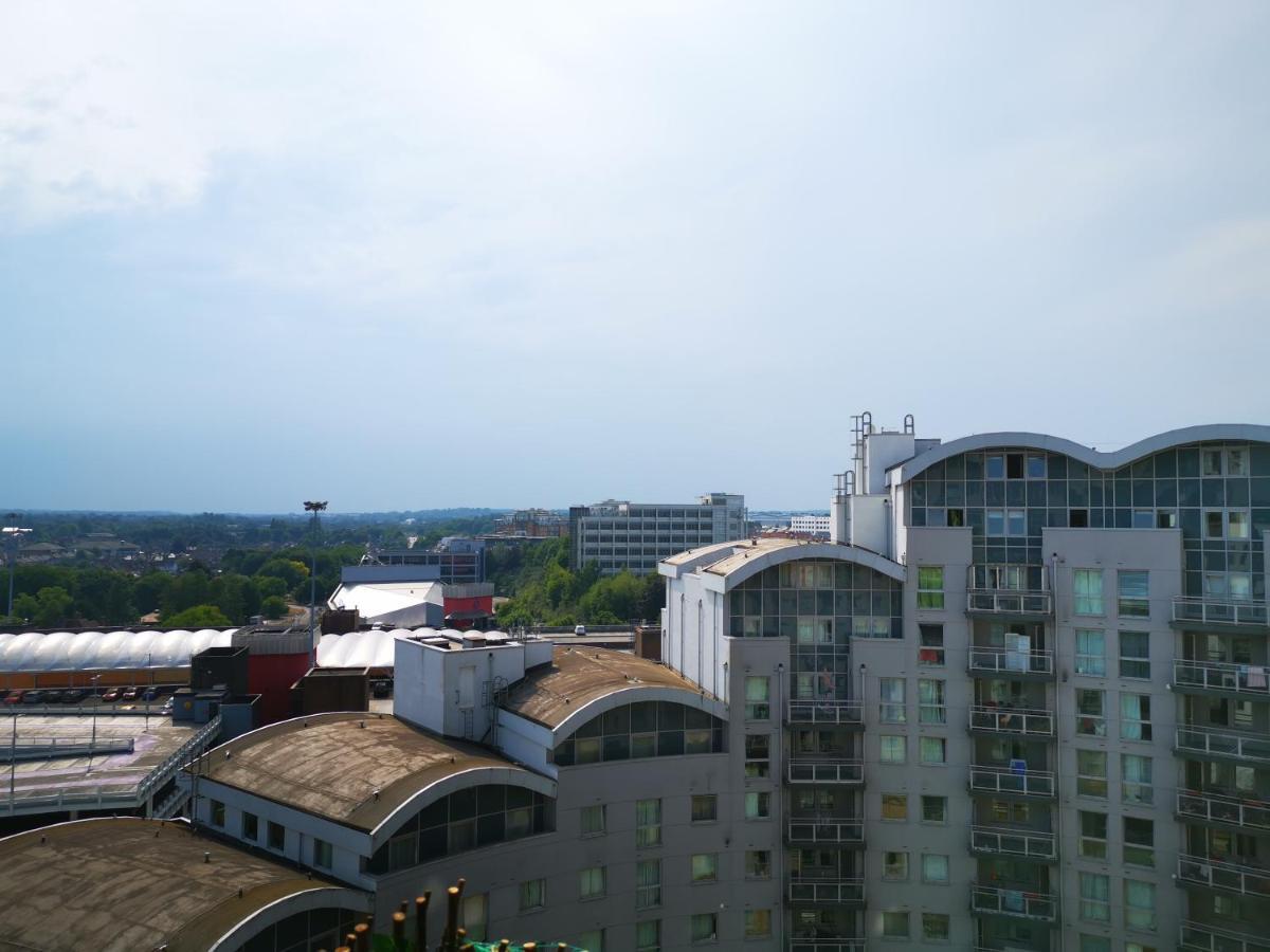 Town Centre Penthouse Apartment *