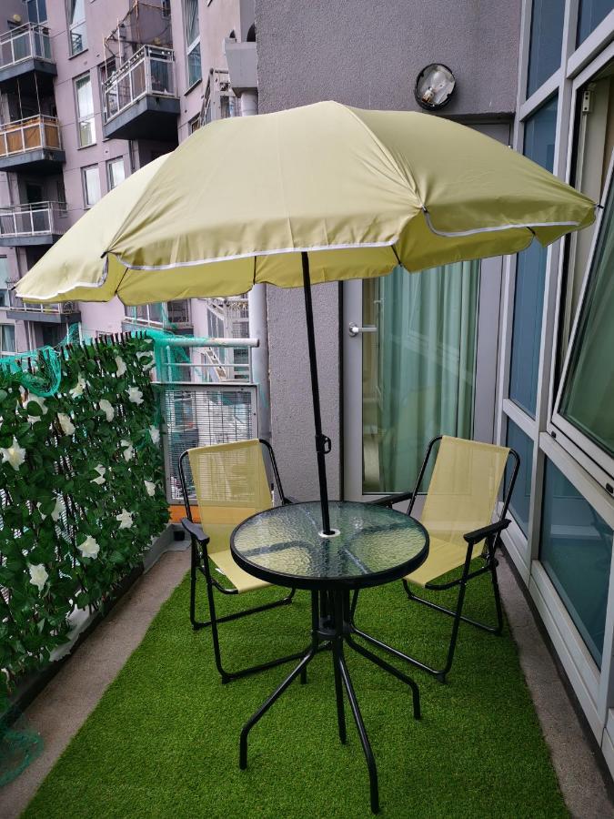 Town Centre Penthouse Apartment *