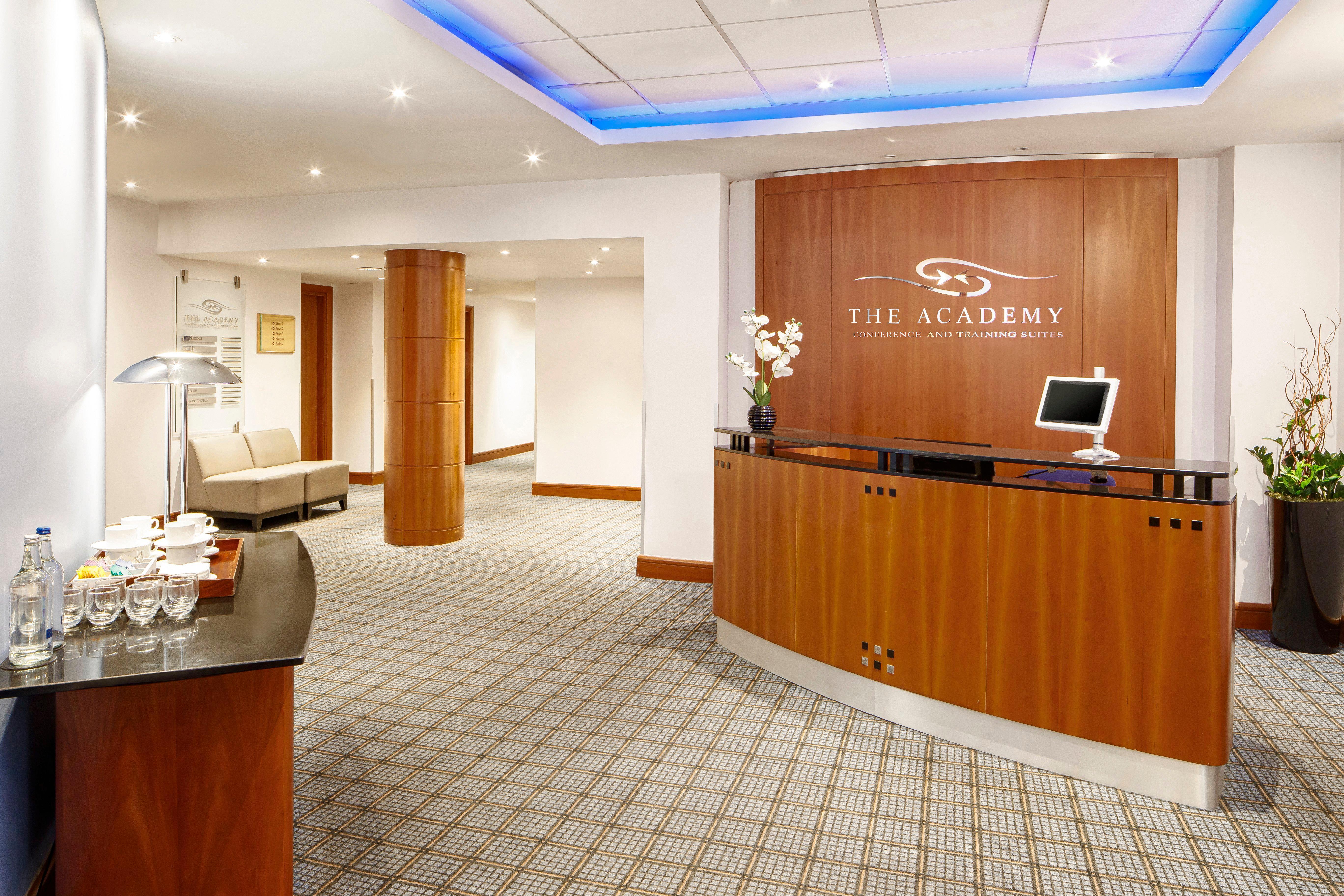 Holiday By Ihg 4* Basingstoke