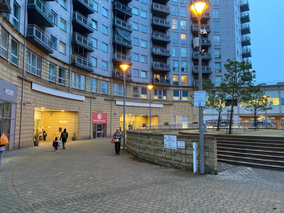 Cosy 2 Bed Flat Near Train Station With Free Parking! Apartment
