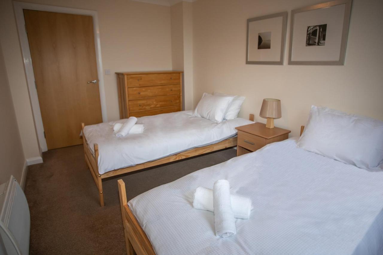 Cosy 2 Bed Flat Near Train Station With Free Parking! Apartment Basingstoke