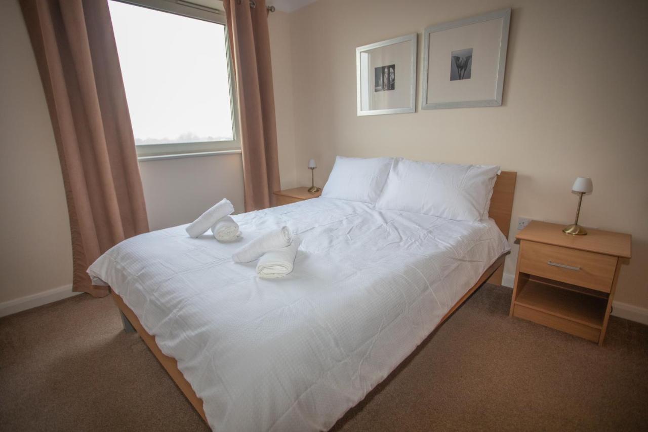 Cosy 2 Bed Flat Near Train Station With Free Parking! Basingstoke