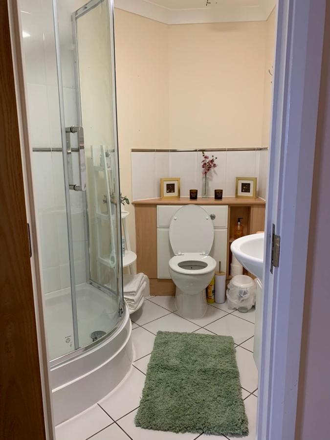 Cosy 2 Bed Flat Near Train Station With Free Parking! Apartment *
