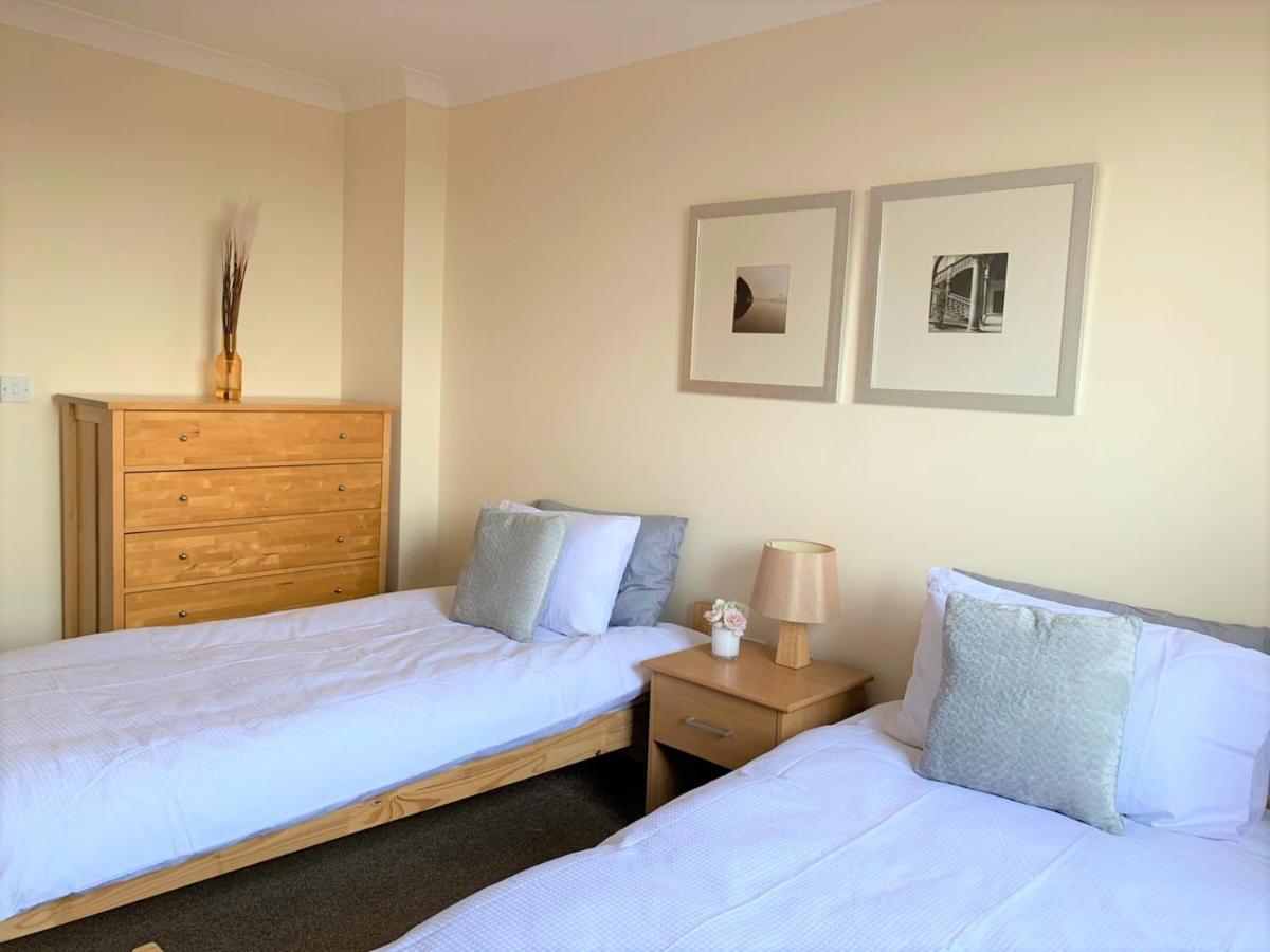 Cosy 2 Bed Flat Near Train Station With Free Parking! Apartment *