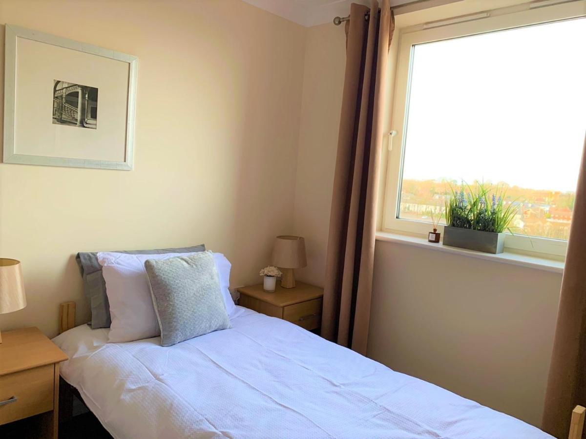 Apartment Cosy 2 Bed Flat Near Train Station With Free Parking! Basingstoke