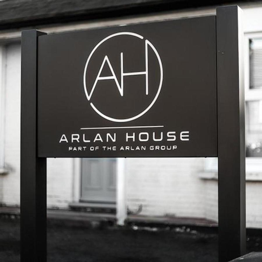 Arlan House, 3* Basingstoke