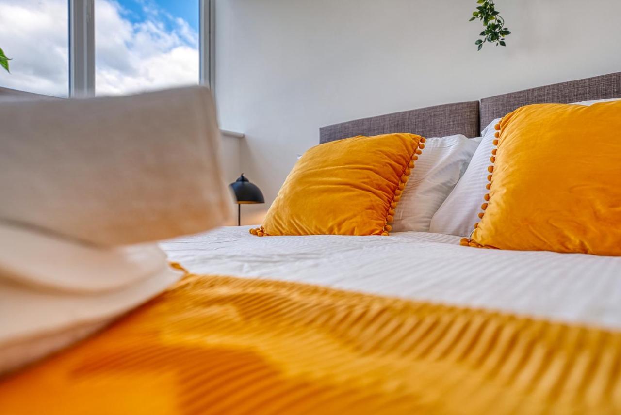 Stylish 2 Bed Flat In By 20property Short Lets & Serviced Apartamento Basingstoke