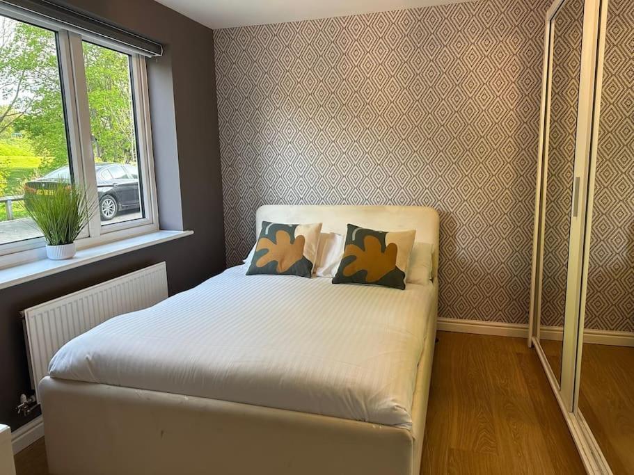 Stunning 4-bedroom Apartamento
