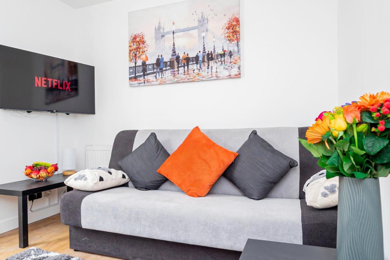 8 Beds, 3 Baths Perfect For Contractors & Teams