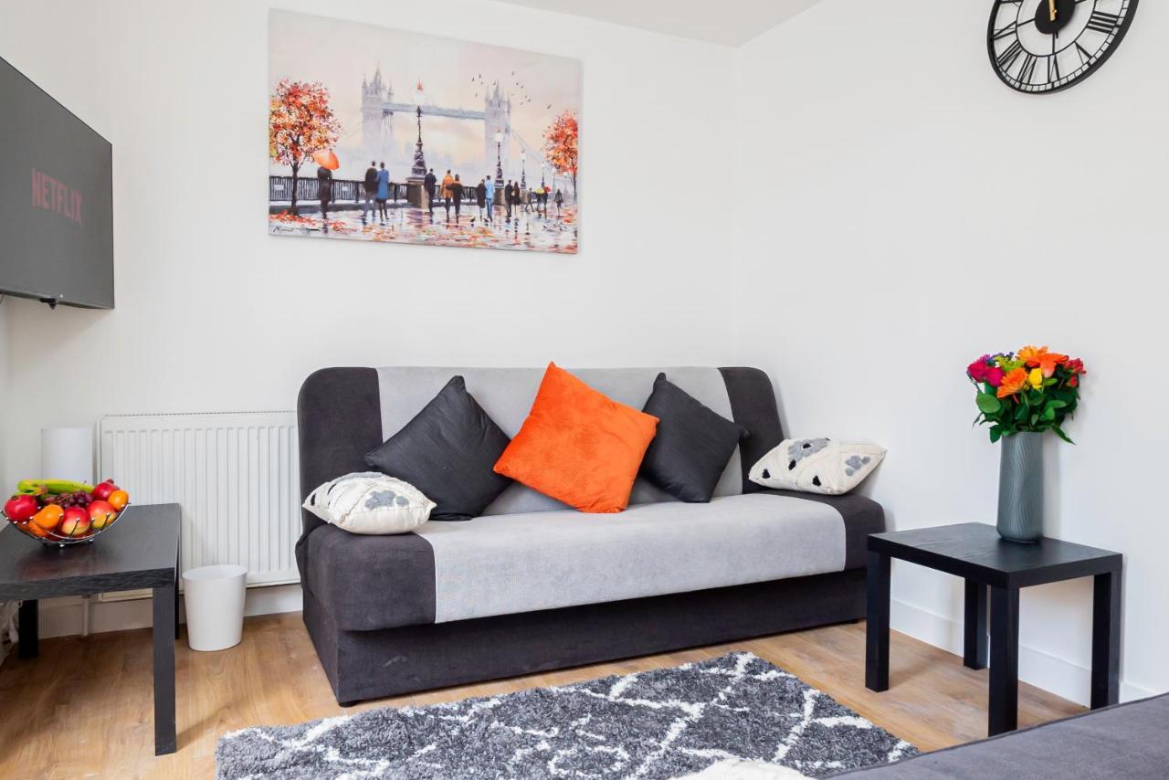 8 Beds, 3 Baths Perfect For Contractors & Teams *