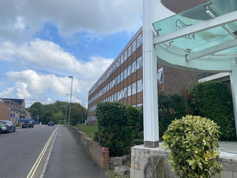 Wella House Monthly With Parking Apartamento Basingstoke