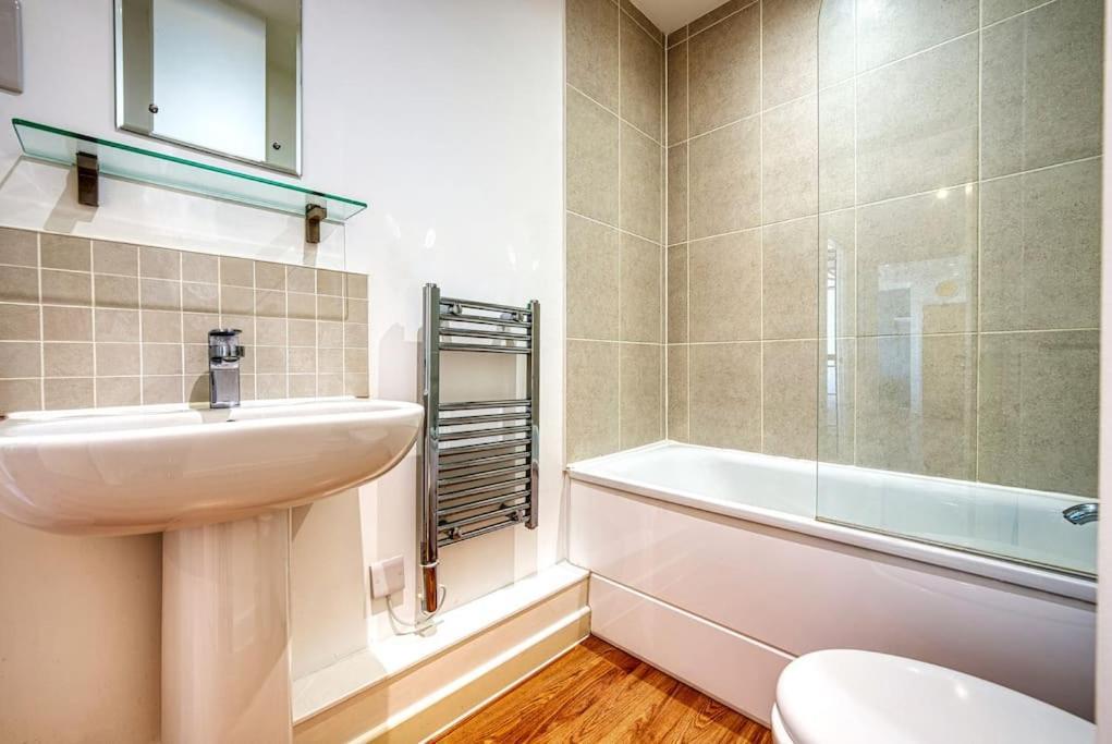 Wella House Monthly With Parking * Basingstoke