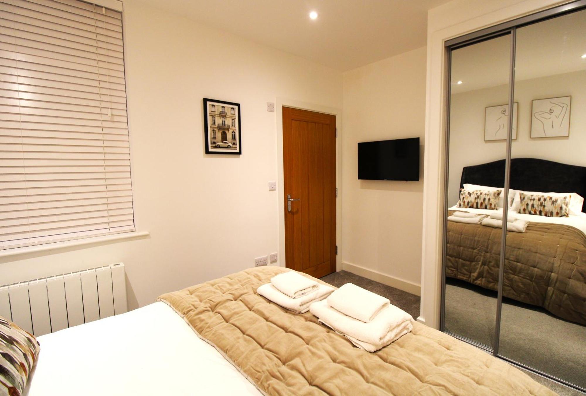 No 10 @short Aparthotel *