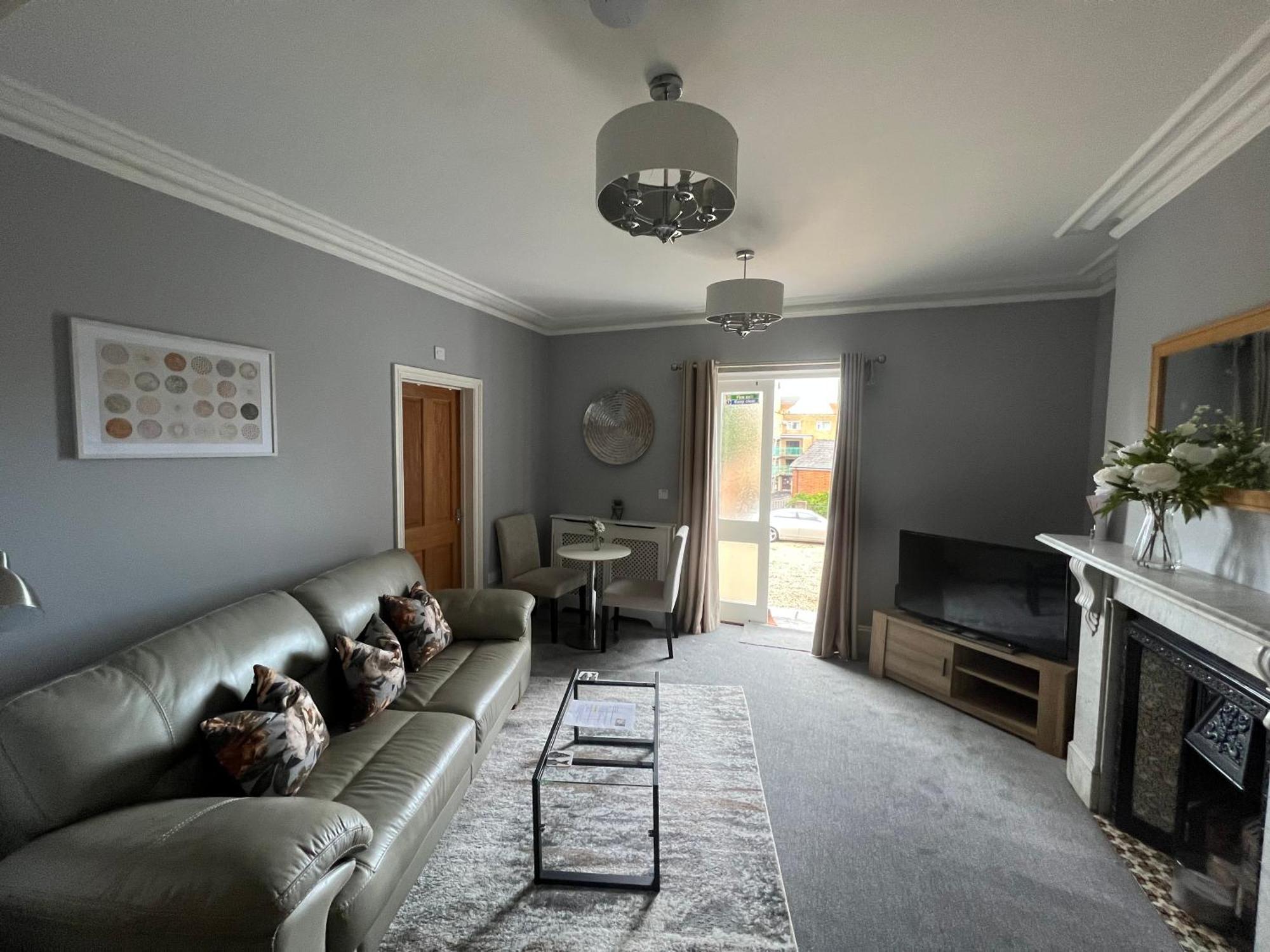 The Ingleside Apartment *