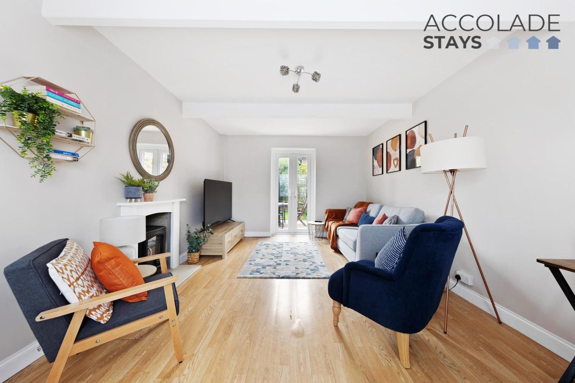 Holiday home 3 Bed, 2 Bath, Sleeps 6, With Free Parking & Wifi, Ideal For Contractors And Families