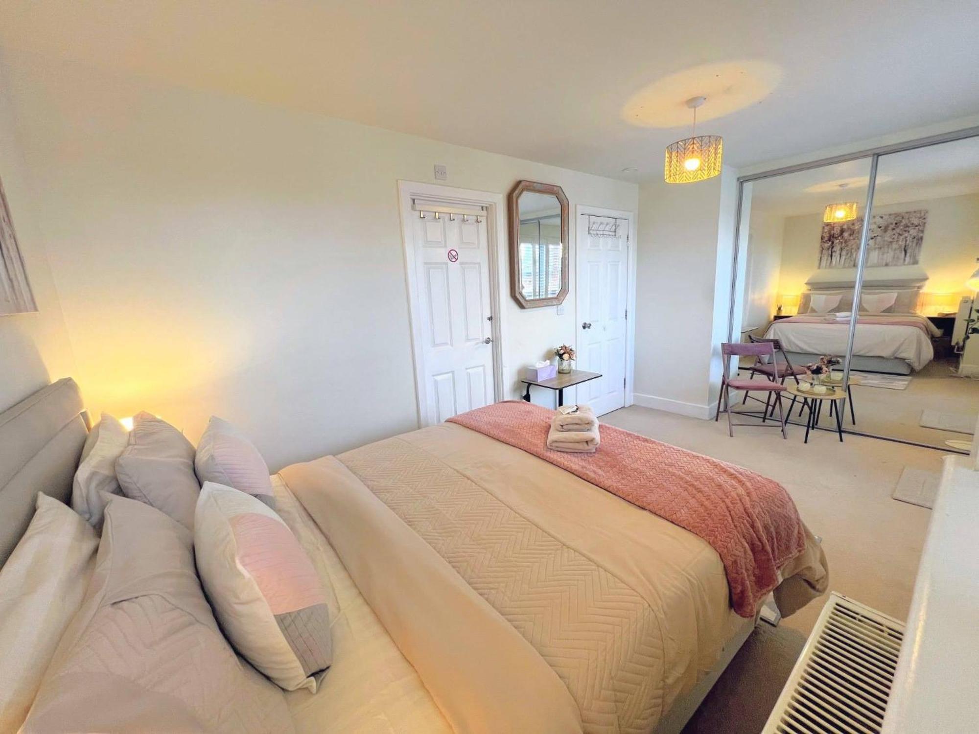 Lux Balcony Penthouse Hospital 2min Drive And Walkable Basingstoke