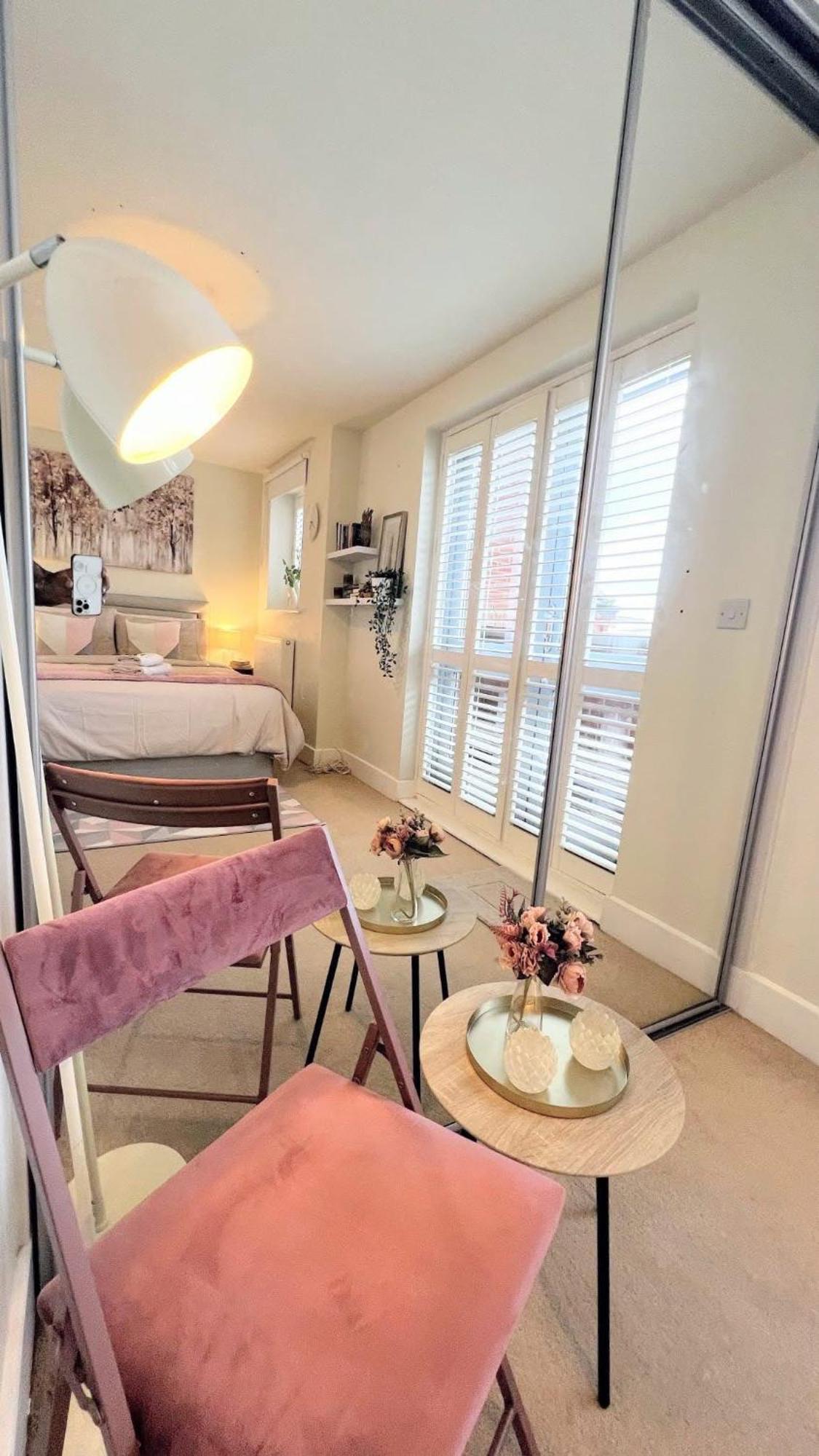 Lux Balcony Penthouse Hospital 2min Drive And Walkable * Basingstoke