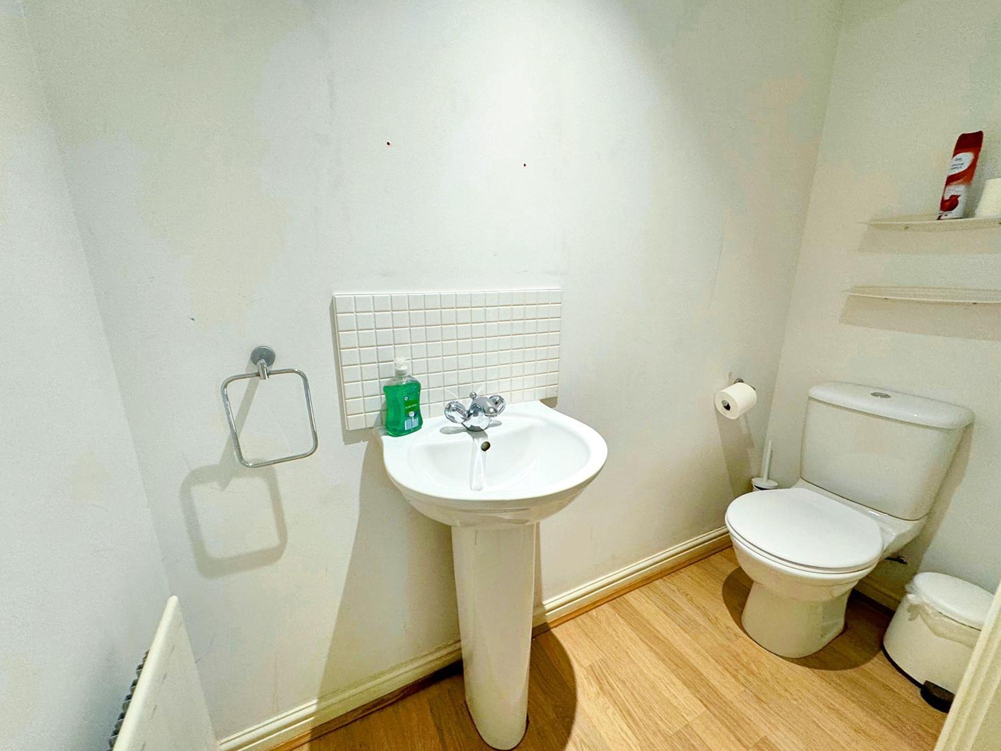Elvetham Nest - Chineham, *