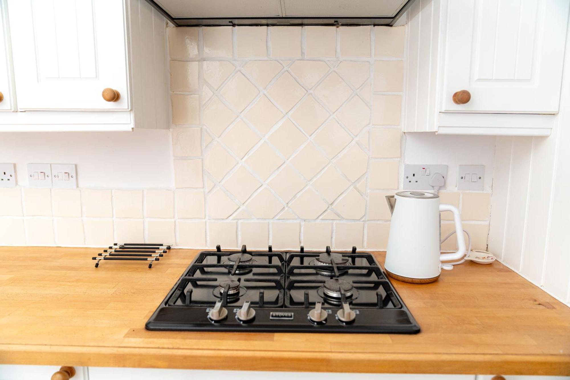 Spacious 3br In Casa de férias Basingstoke