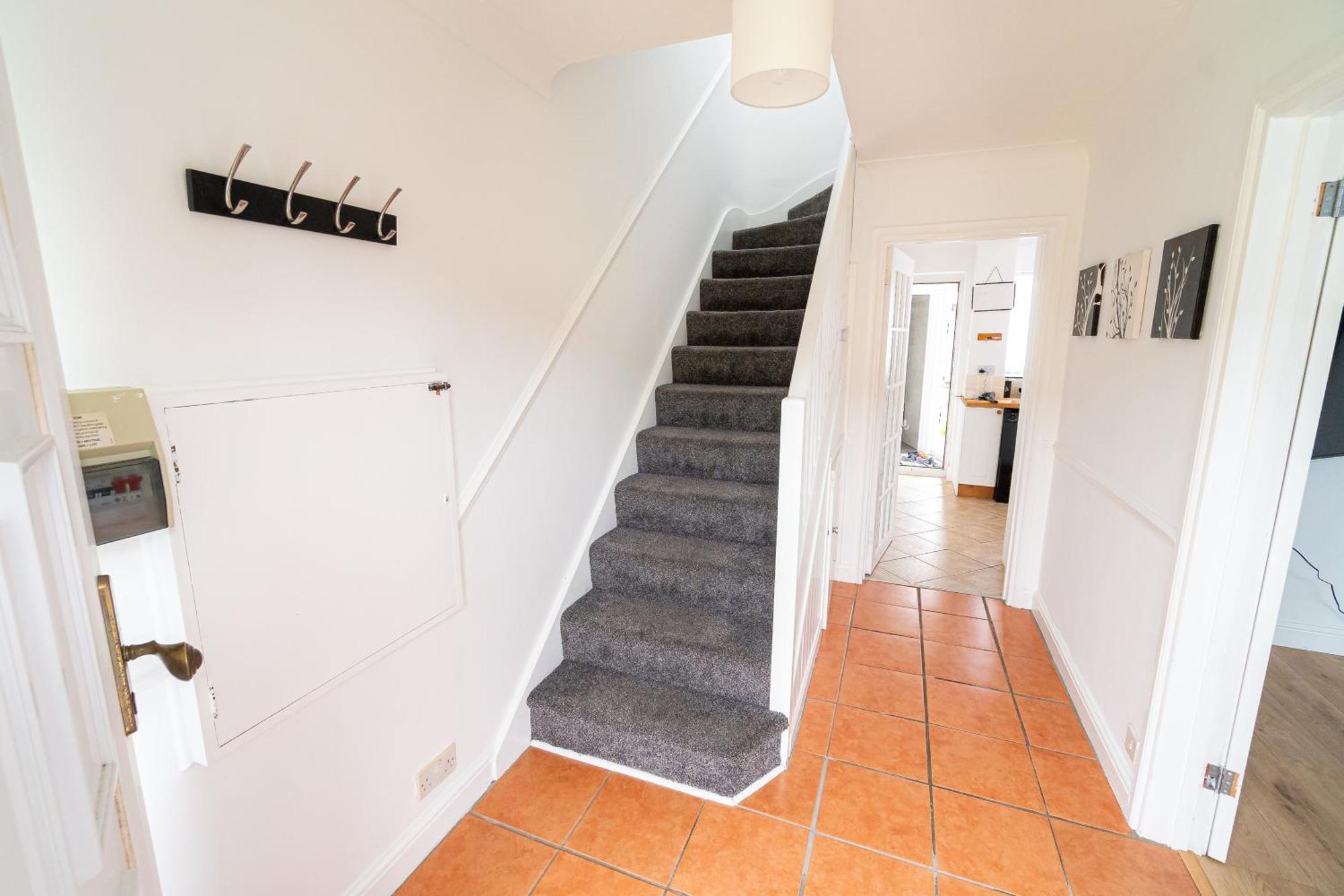 Spacious 3br In * Basingstoke