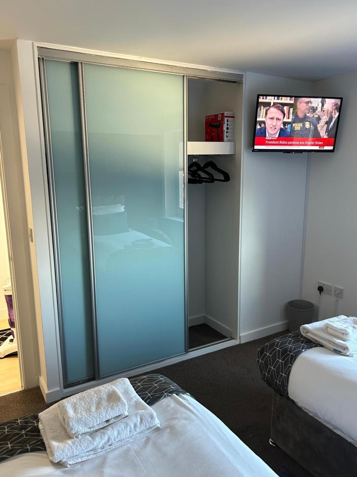 Apartamento Wow 4 Beds 2 Bath With Lift Refurbished Apartment Basingstoke