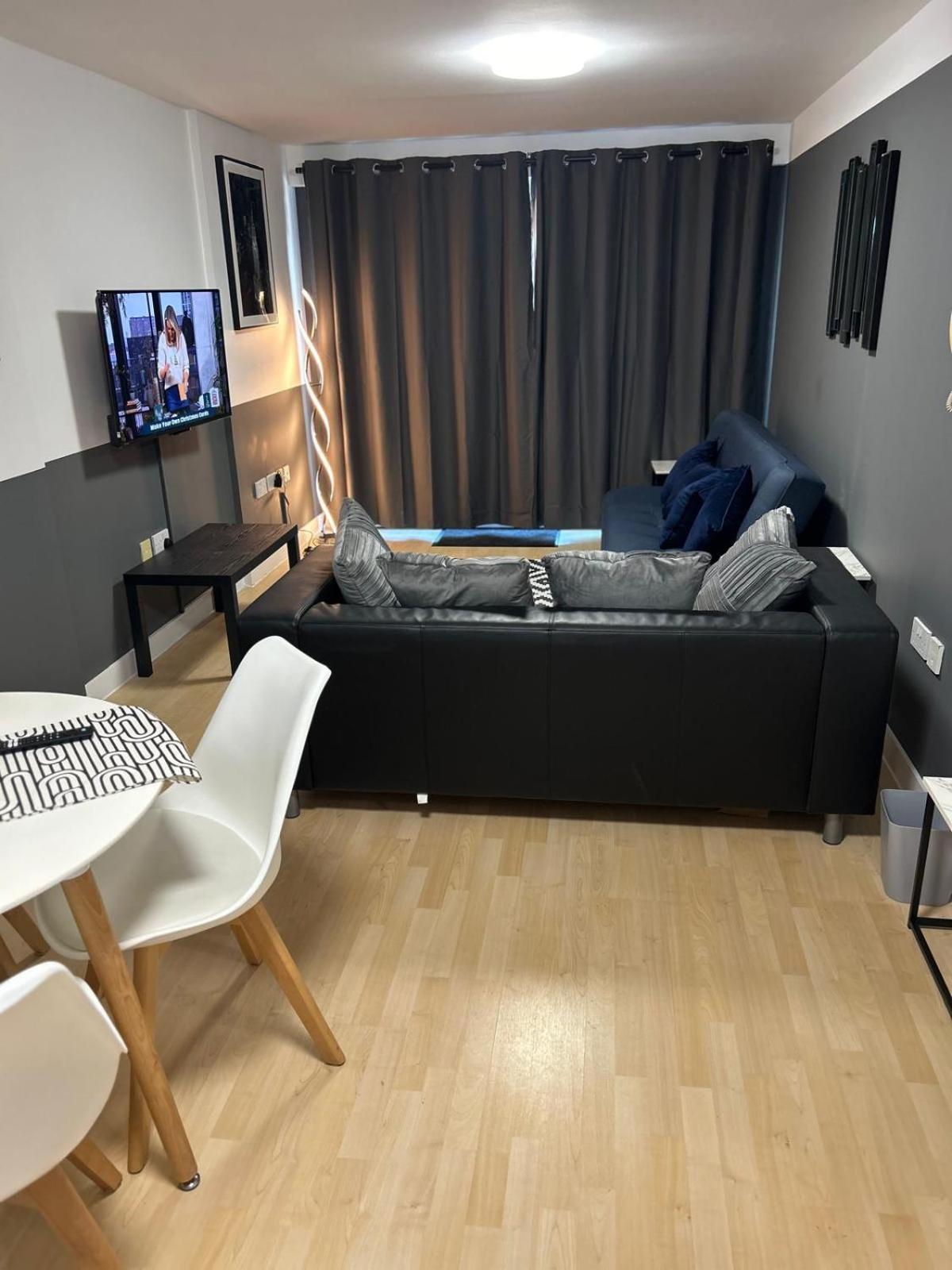 Wow 4 Beds 2 Bath With Lift Refurbished Apartment Apartamento Basingstoke