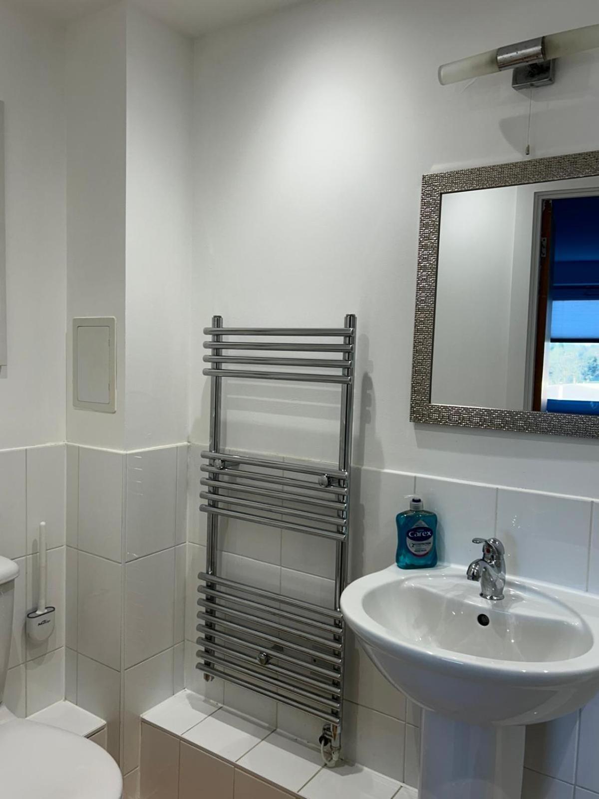Apartamento Wow 4 Beds 2 Bath With Lift Refurbished Apartment Basingstoke