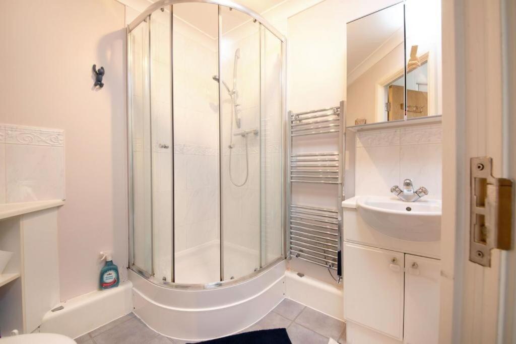 2-bedroom Flat - Executive Living