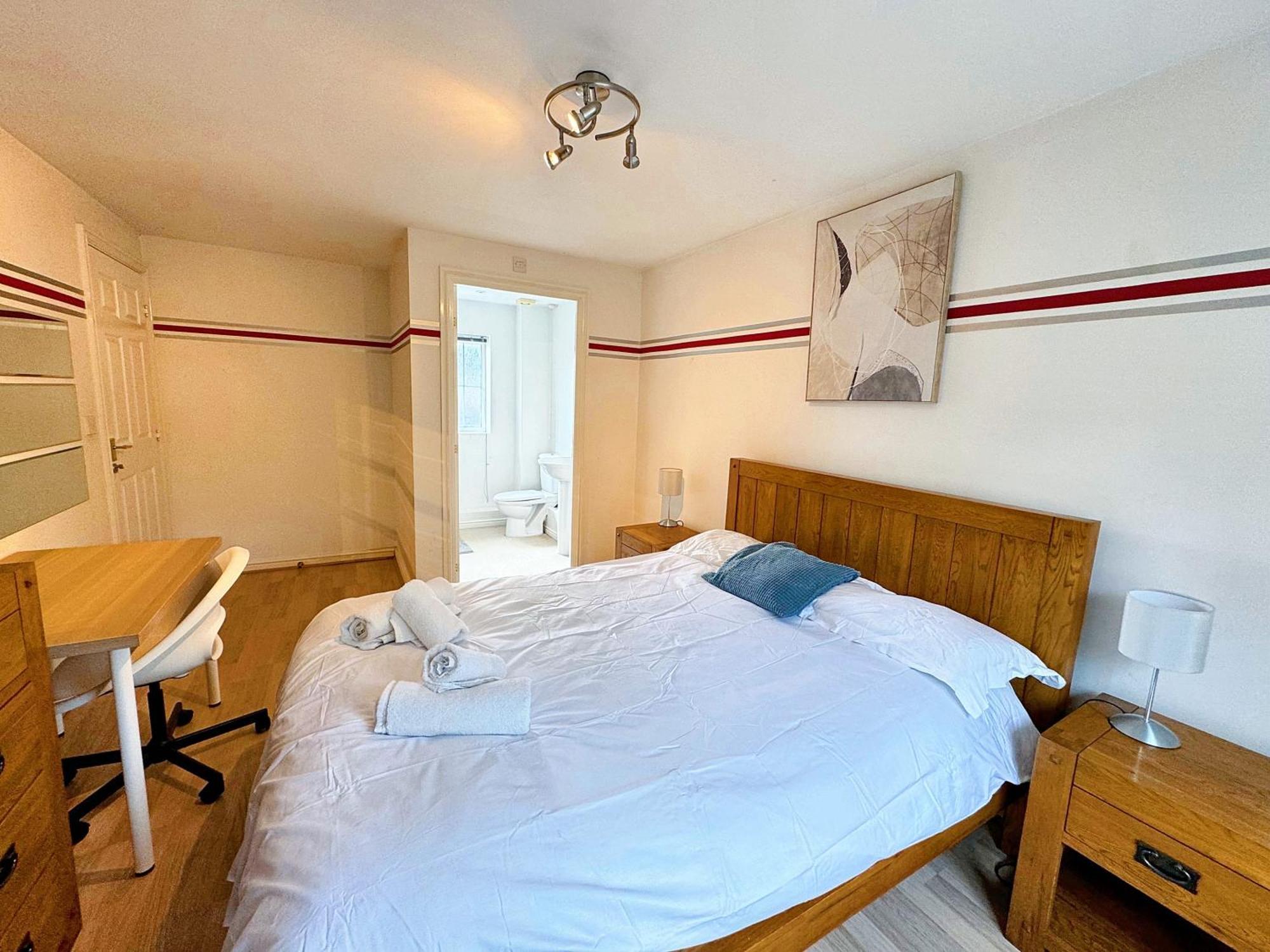 Elvetham Nest - Chineham, * Basingstoke